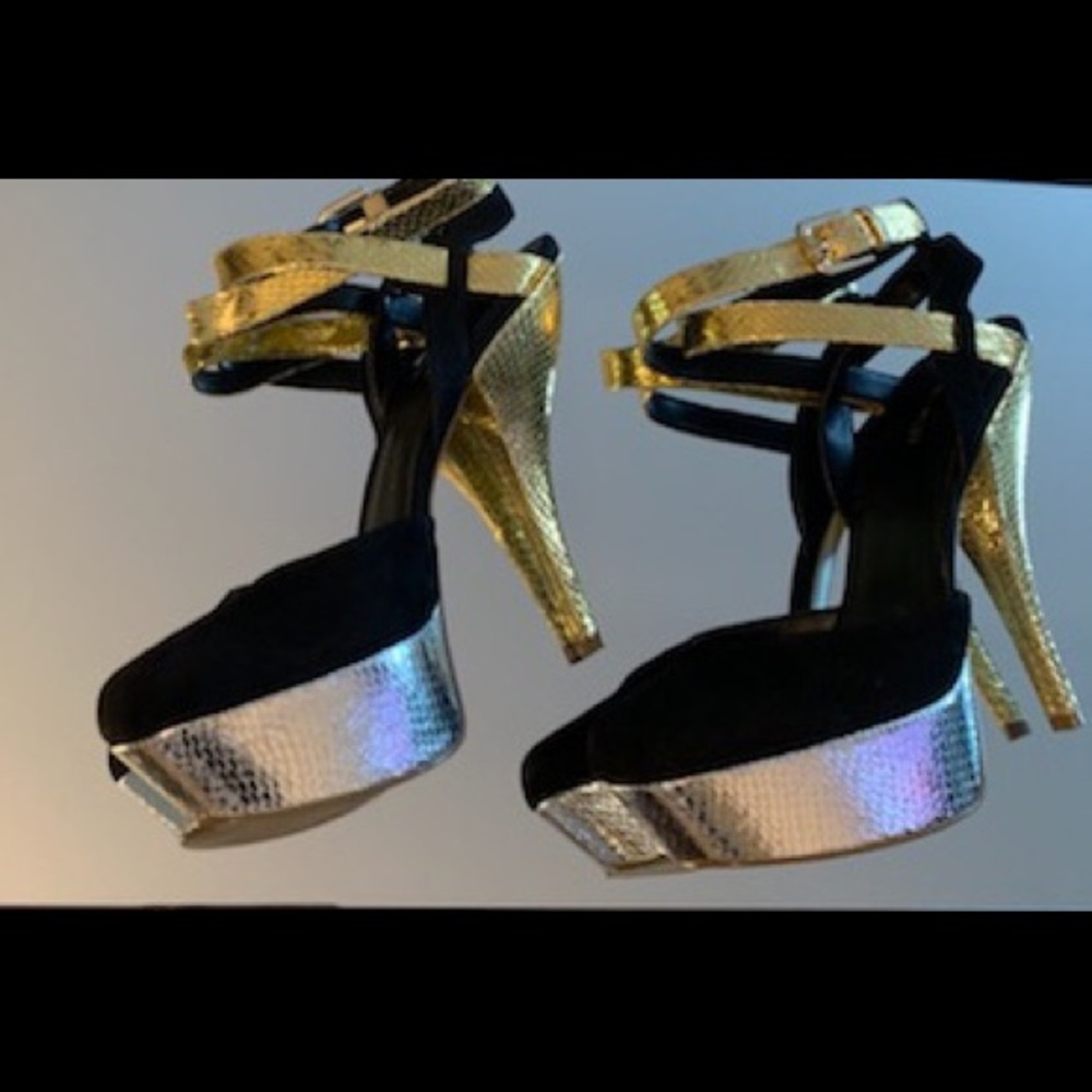 Nine platform heel